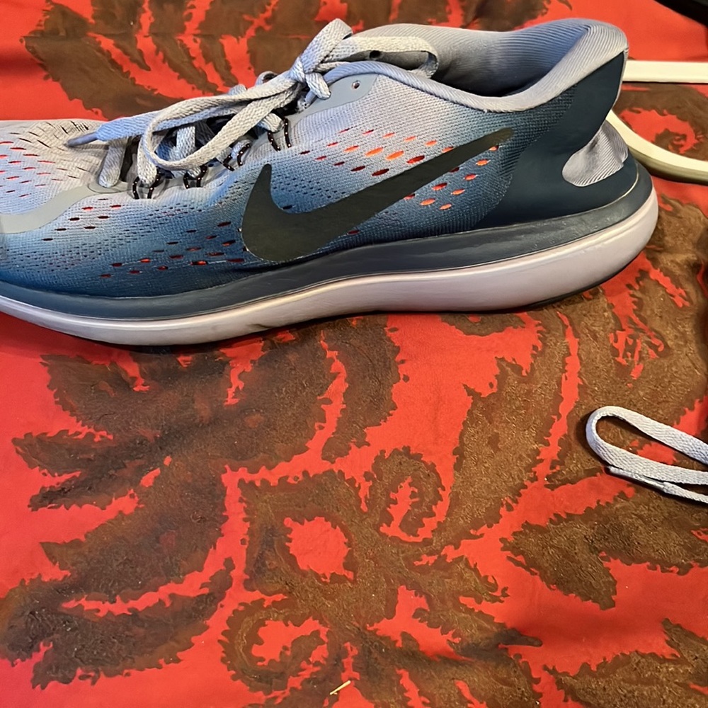 Mens Nike Running Shoe Like new Size 9 - Picture 1 of 3